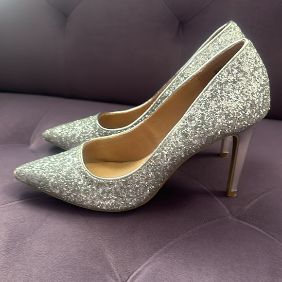 Christian Siriano Silver Heels - Picture 3 of 6